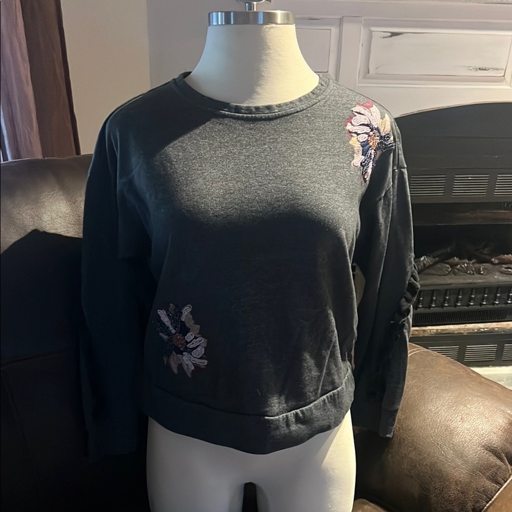 Floral Embroidered Gray Crop Top